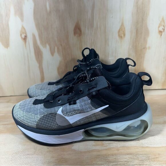 Nike Air Max Black and White Sneakers Women’s Size 7 - Picture 9 of 9